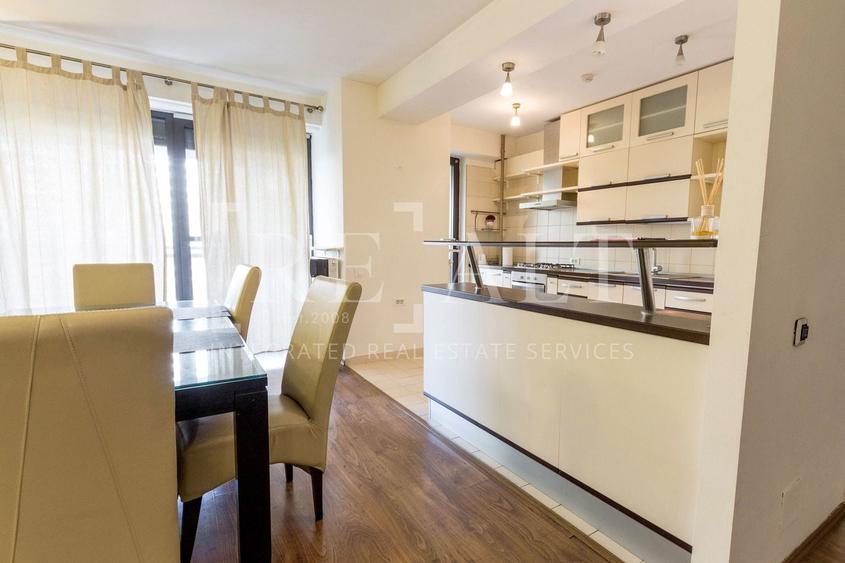 Apartament cu 3 camere semidecomandat, mobilat în Ștefan cel Mare