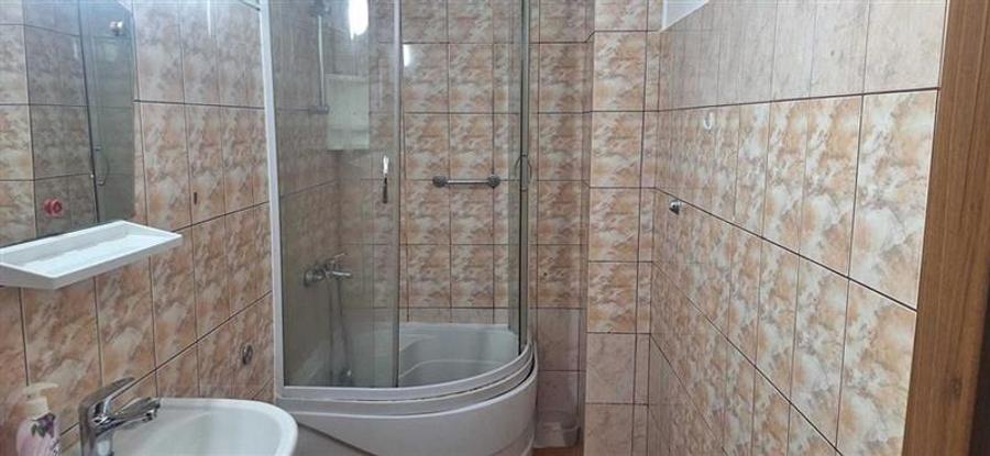 Apartament cu 3 camere decomandat în Brâncoveanu