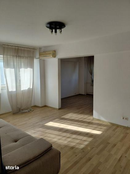 Apartament cu 3 camere decomandat în Gara de Nord