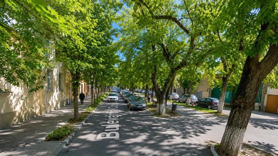 Casă individuală cu 5 camere cu Canalizare în Central