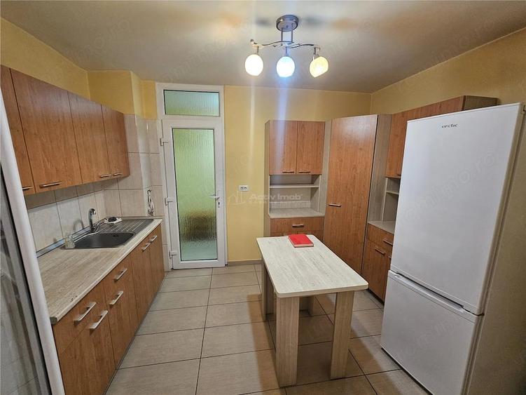 Apartament cu 2 camere decomandat în Cuptoare (Reșița)