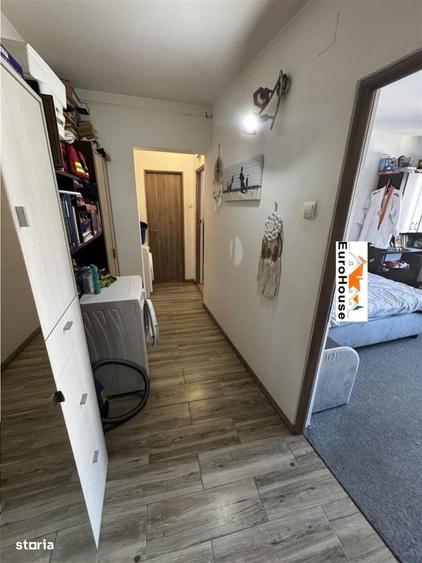 Apartament cu 3 camere decomandat în Cetate