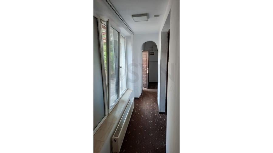 Casă individuală cu 3 camere cu Canalizare în Banu Manta