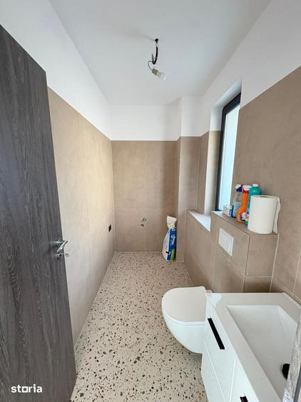 Casă cu 3 camere cu Teren 220 Mp în Central