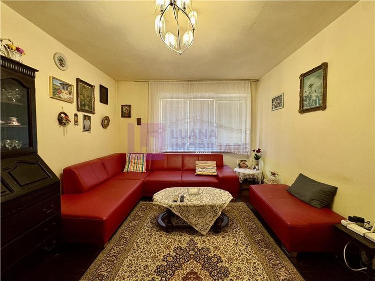 Apartament cu 3 camere semidecomandat în Terezian