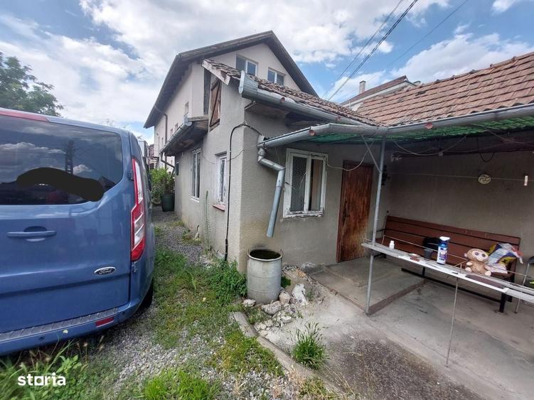 Casă cu 2 camere cu Teren 483 Mp în Criș