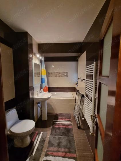 Apartament cu 3 camere decomandat, mobilat în Bucium