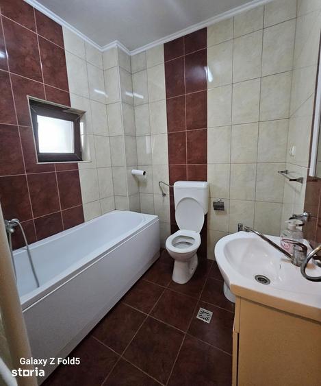 Casă cu 5 camere cu Teren 500 Mp în Central