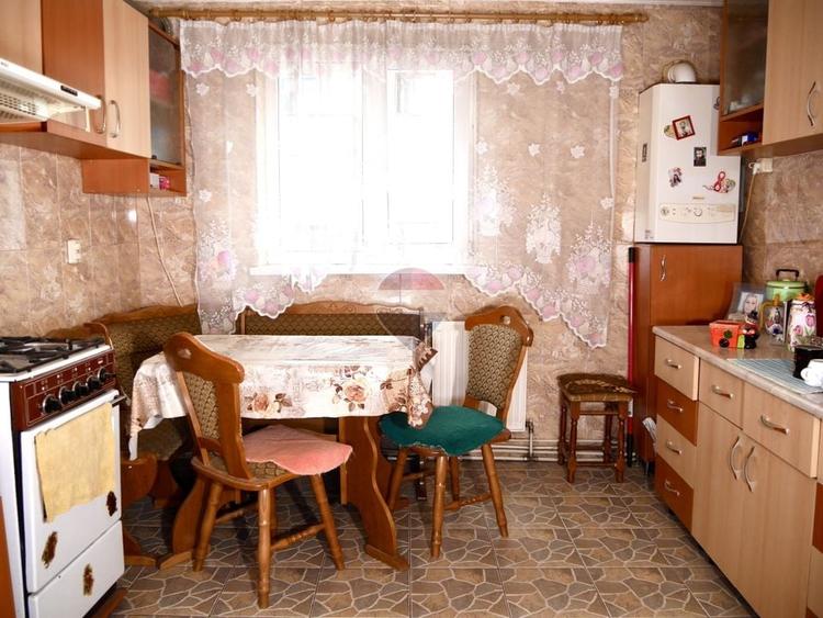 Apartament cu 2 camere semidecomandat, mobilat în Kogălniceanu