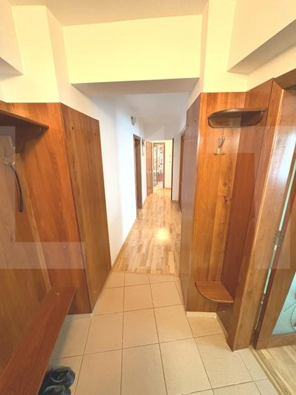 Apartament cu 4 camere decomandat, mobilat în Sud-Vest