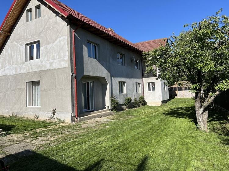 Casă cu 4 camere decomandat cu Teren 800 Mp în Voinești