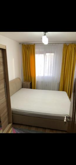 Vând Apartament 3 camere - 15