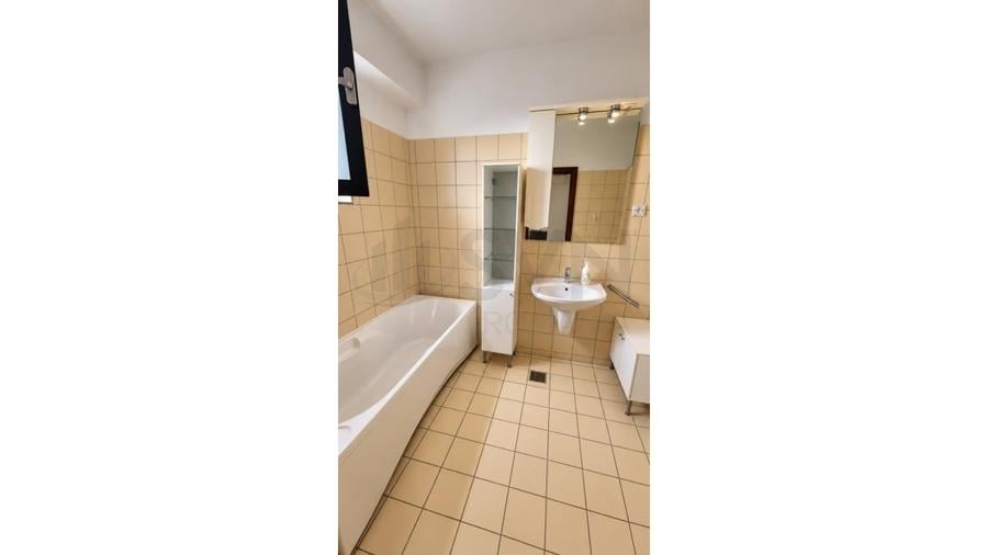 Apartament cu 4 camere decomandat, mobilat în Floreasca