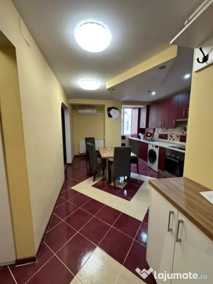 Apartament cu 4 camere decomandat în Central