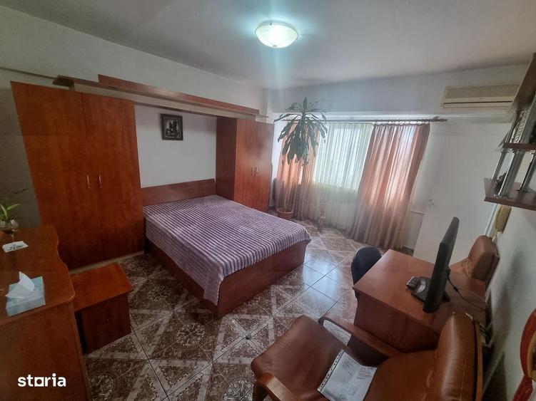 Garsonieră decomandată în Casa de Cultură