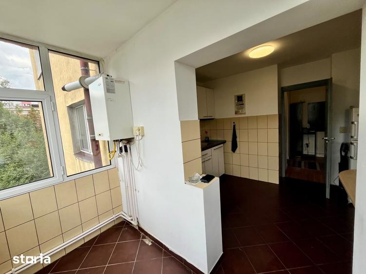 Apartament de inchiriat, 3 camere, decomandat, 72 mp, Nicolina - 14