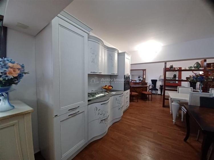 Spațiu comercial, de 1,140 mp, în Central