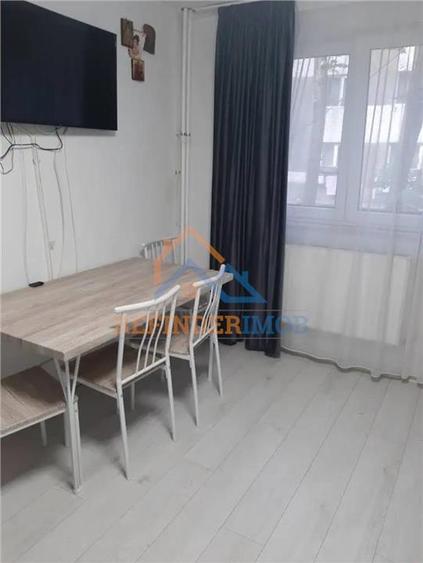 Apartament cu 2 camere semidecomandat în Giurgiului