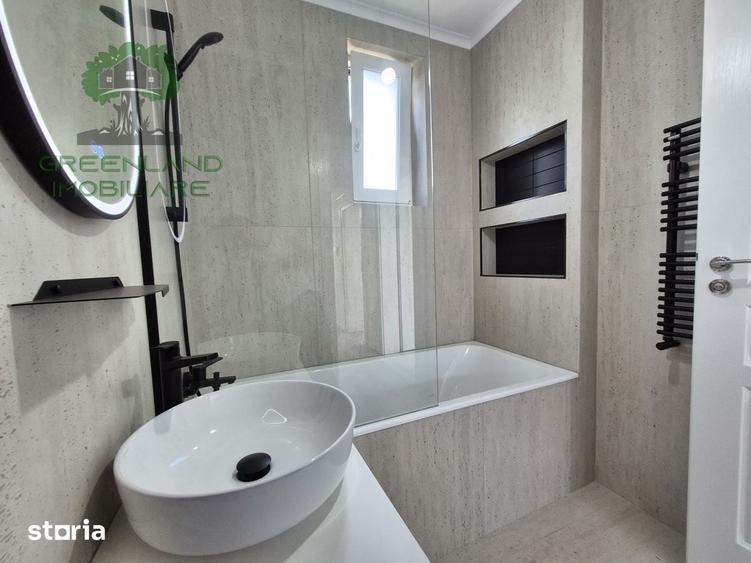 Casă cu 5 camere cu Teren 500 Mp în Tomești