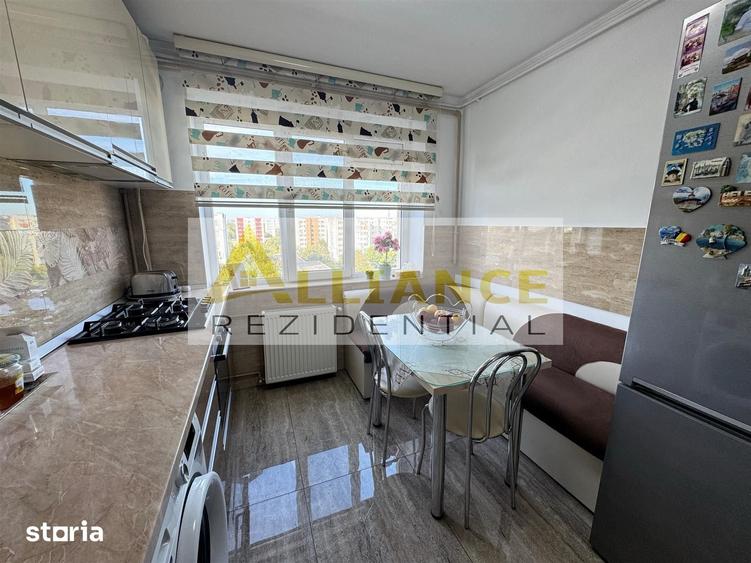 Apartament cu 3 camere decomandat în Berceni