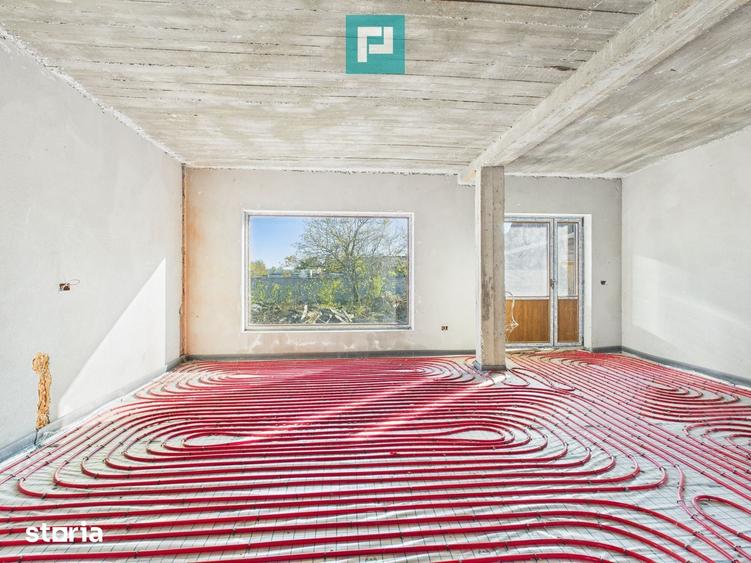 Casă cu 6 camere cu Teren 1800 Mp în Central