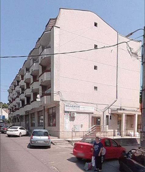 Garsonieră decomandată în Central