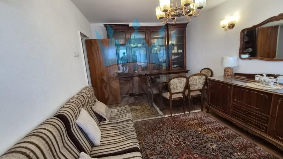 Apartament cu 3 camere decomandat, mobilat în 1 Mai