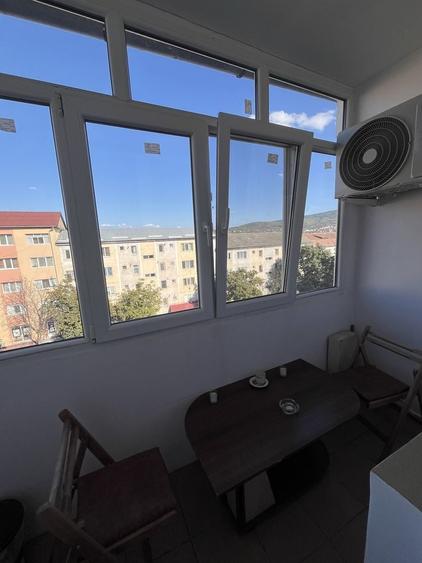 Apartament cu 4 camere decomandat în Exterior Vest