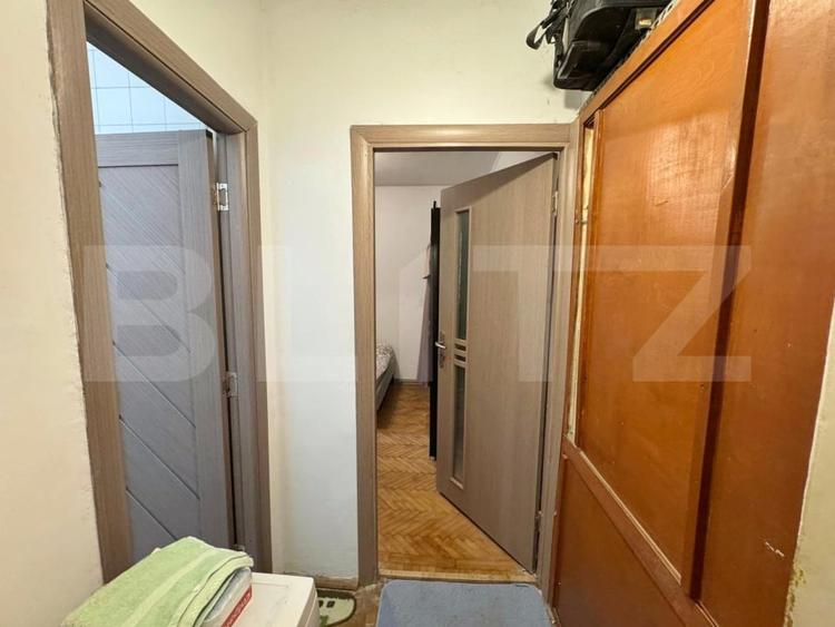Apartament cu 3 camere semidecomandat în Calea Severinului