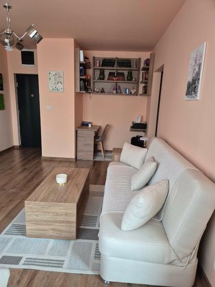 Apartament cu 2 camere semidecomandat, mobilat în Micălaca