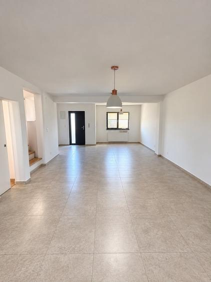 Casă cu 4 camere în Calea Urseni