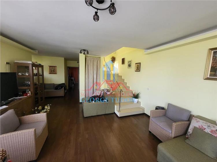 Casă individuală cu 5 camere cu Teren 1387 Mp în Suseni