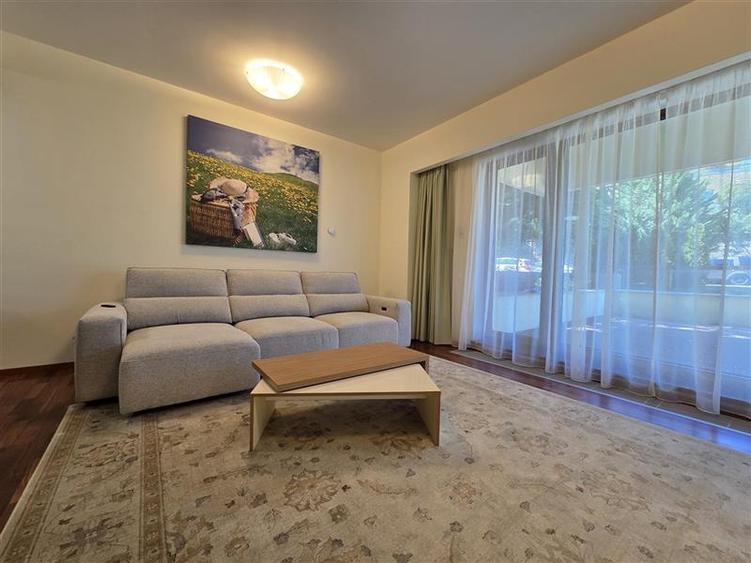 Apartament cu 2 camere semidecomandat, mobilat în Drumul Poienii