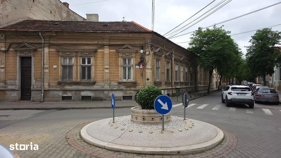 Apartament cu 8 camere în Central