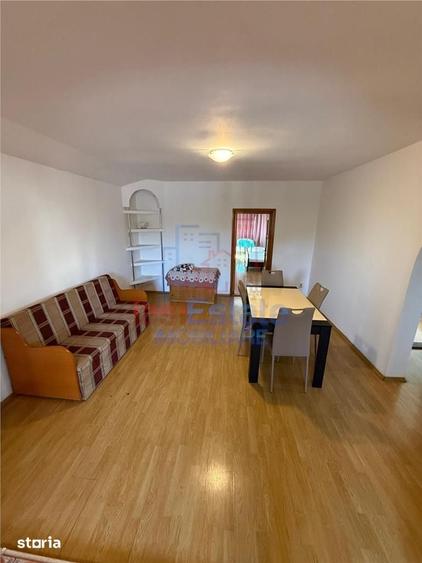 Apartament cu 3 camere decomandat în Târgu Cucu