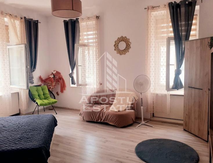 Apartament cu 5 camere decomandat, mobilat în Ultracentral