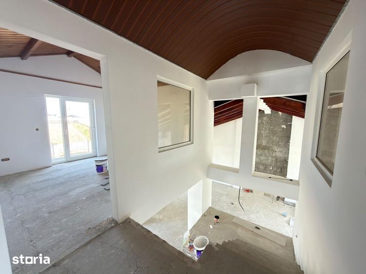 Casă cu 5 camere cu Teren 1322 Mp în Băleni