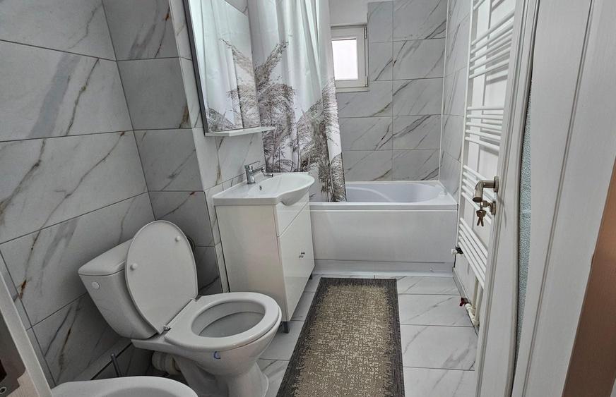 Apartament cu 3 camere decomandat în Craiovei