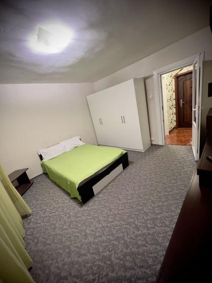 Apartament cu 2 camere semidecomandat în Titulescu