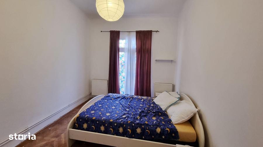 Apartament cu 5 camere în Armeneasca