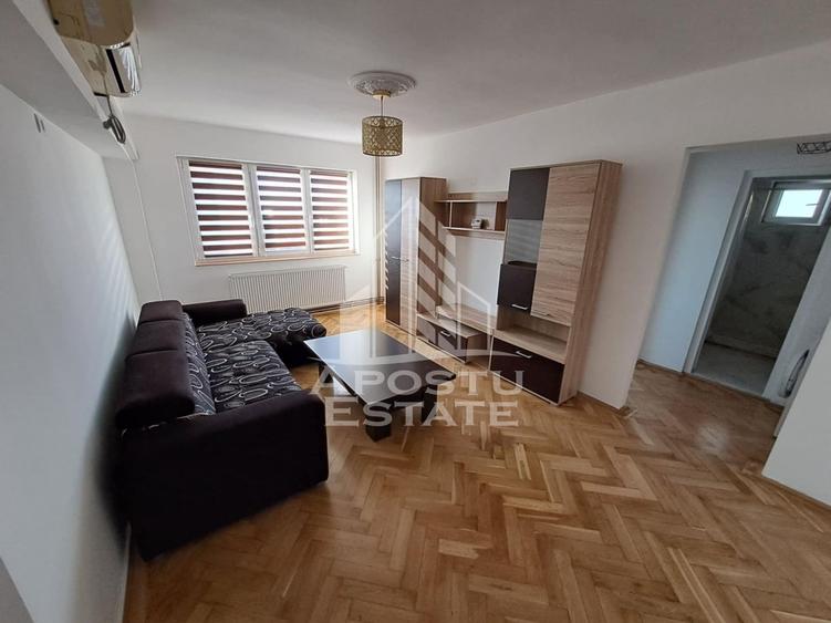 Apartament cu 2 camere decomandat în Intim