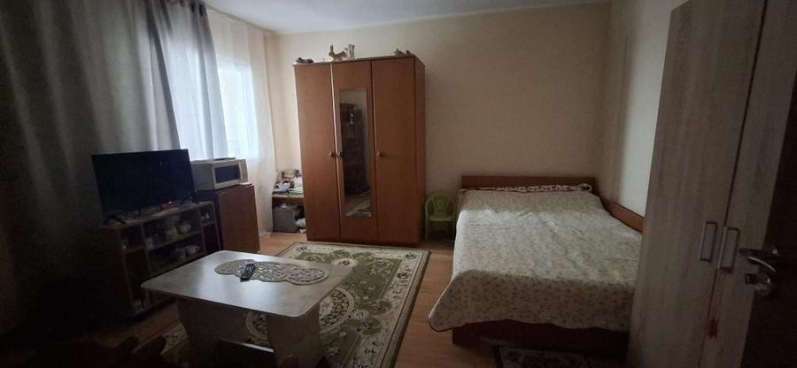 Apartament cu 2 camere decomandat în Gugești