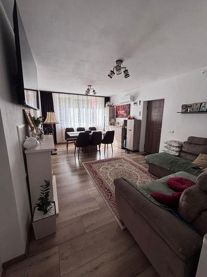 Apartament cu 3 camere în Ampoi 3