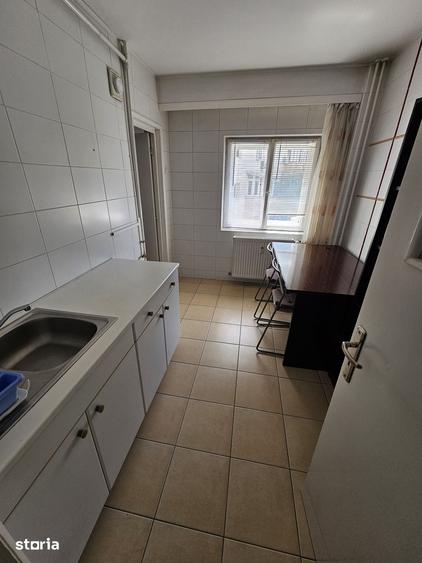 Garsonieră decomandată în Decebal