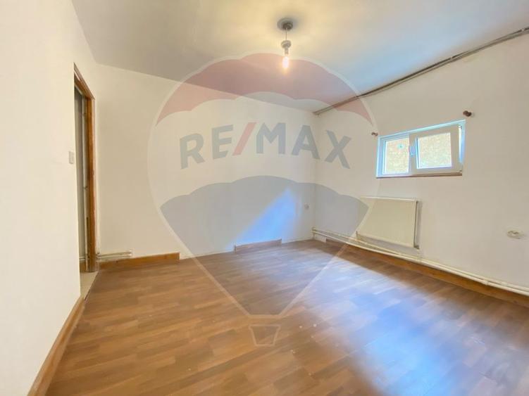Casă individuală cu 4 camere cu Teren 1063 Mp în Ighișu Nou
