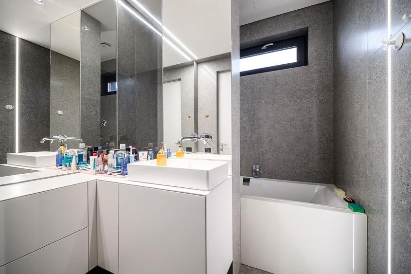 Duplex cu 4 camere cu Canalizare în Andrei Mureșanu
