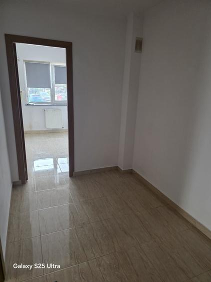 De vanzare/inchiriat apartament 2 camere foarte luminos. Gara pozitie foarte buna - 2