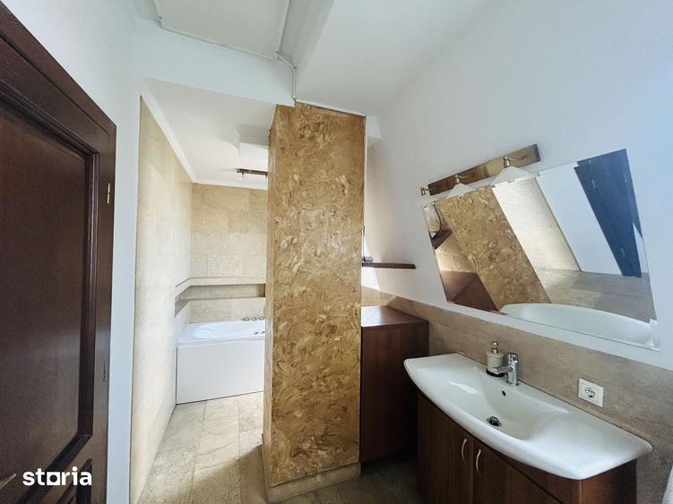 Apartament cu 4 camere în Central
