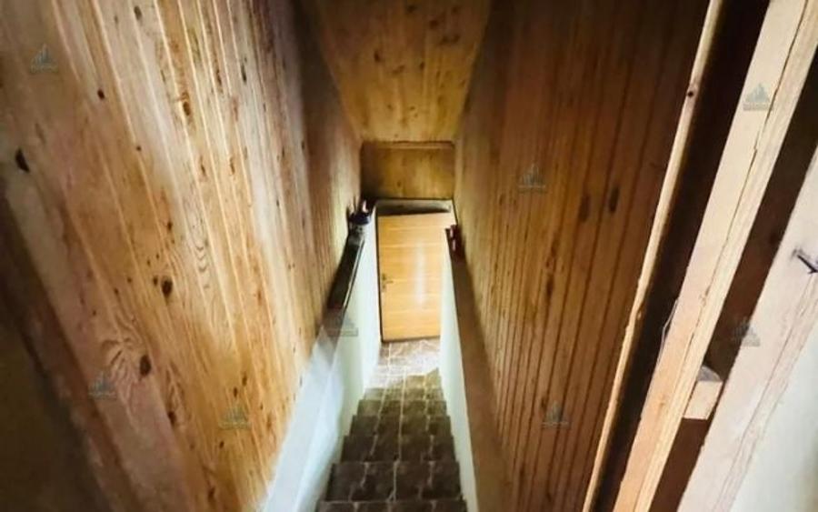 Casă individuală cu 5 camere cu Canalizare în Central