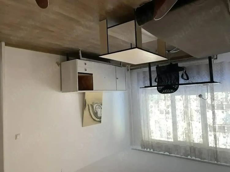 Apartament cu 3 camere decomandat în Apărătorii Patriei